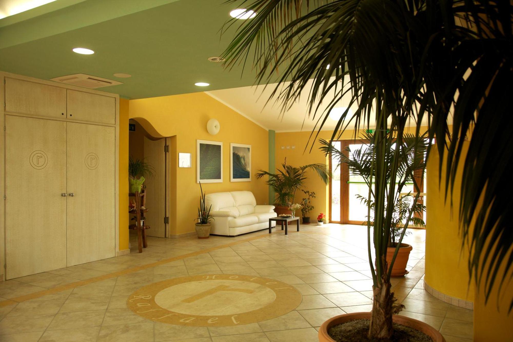 Hotel Raffael Phg Putzu Idu Zewnętrze zdjęcie