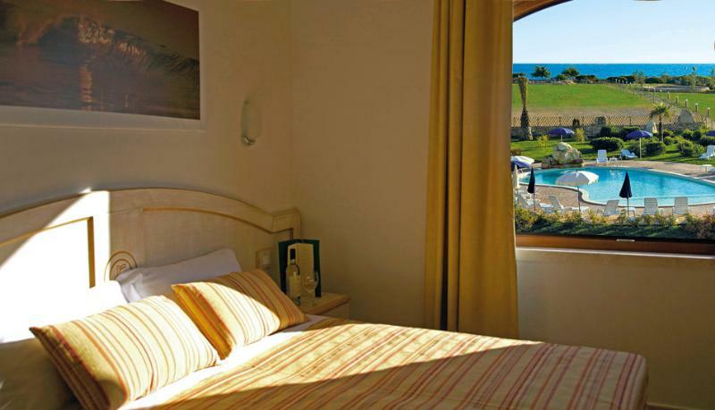 Hotel Raffael Phg Putzu Idu Zewnętrze zdjęcie